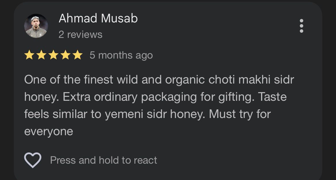 Five-star customer review by Ahmad Musab praising Khaas Honey's premium choti makhi sidr honey and gift packaging.